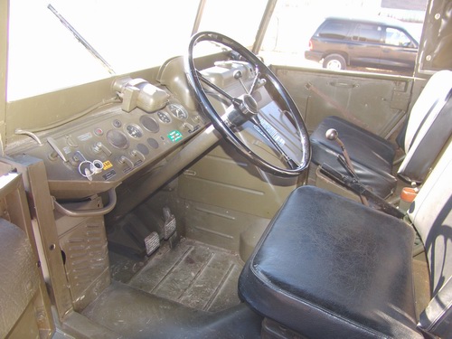 Schweizer Armee Dienst Unimog. Mit Softtop-Verdeck
s ..