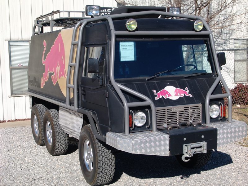 Pinzgauer 712 Red Bull