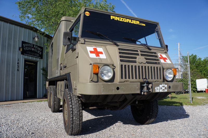 718 Krankenwagen vom Österreichischen Bundesheer 2.3L 6 Zyl Turbo ...