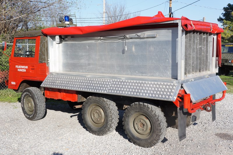 Swiss Municipal Firetruck wurde für Schläuche und E ...