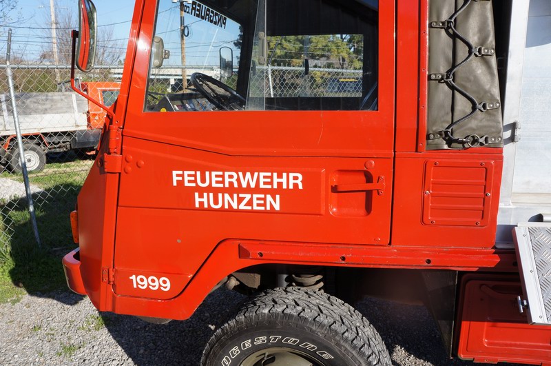 Swiss Municipal Firetruck wurde für Schläuche und E ...