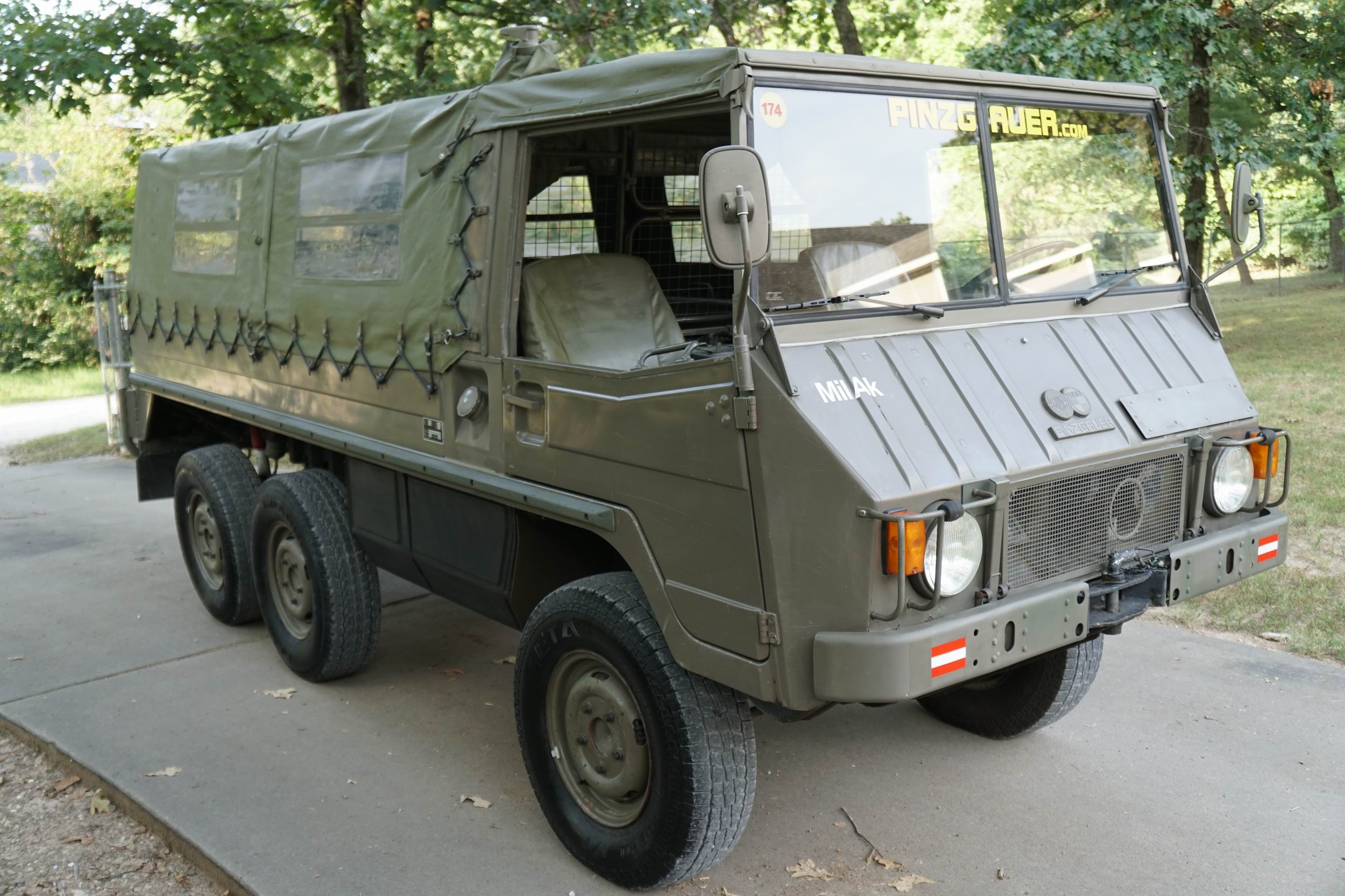 Original Österreichisches Militär 712M Truppentransporter in g ...