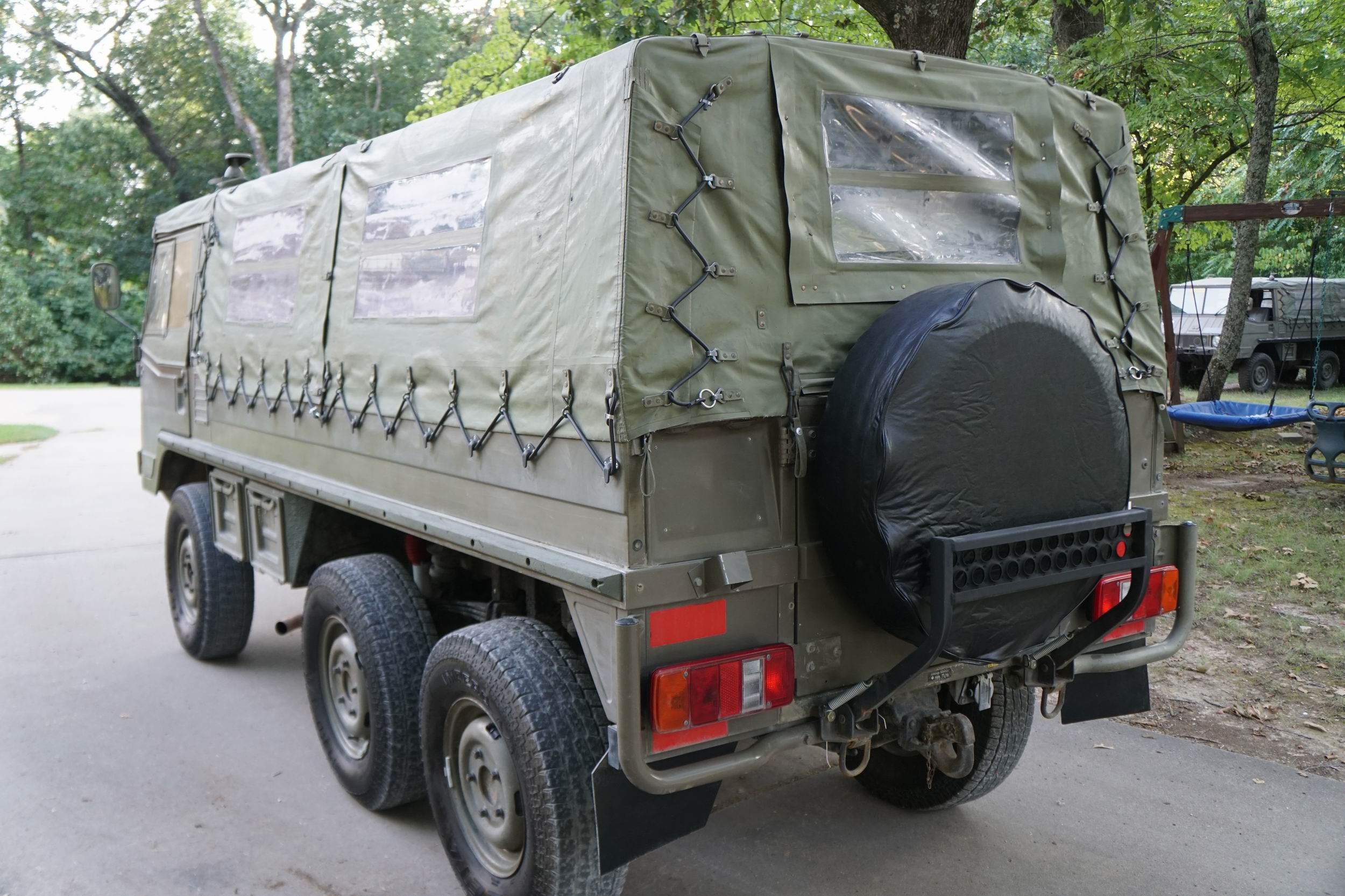 Original Österreichisches Militär 712M Truppentransporter in g ...