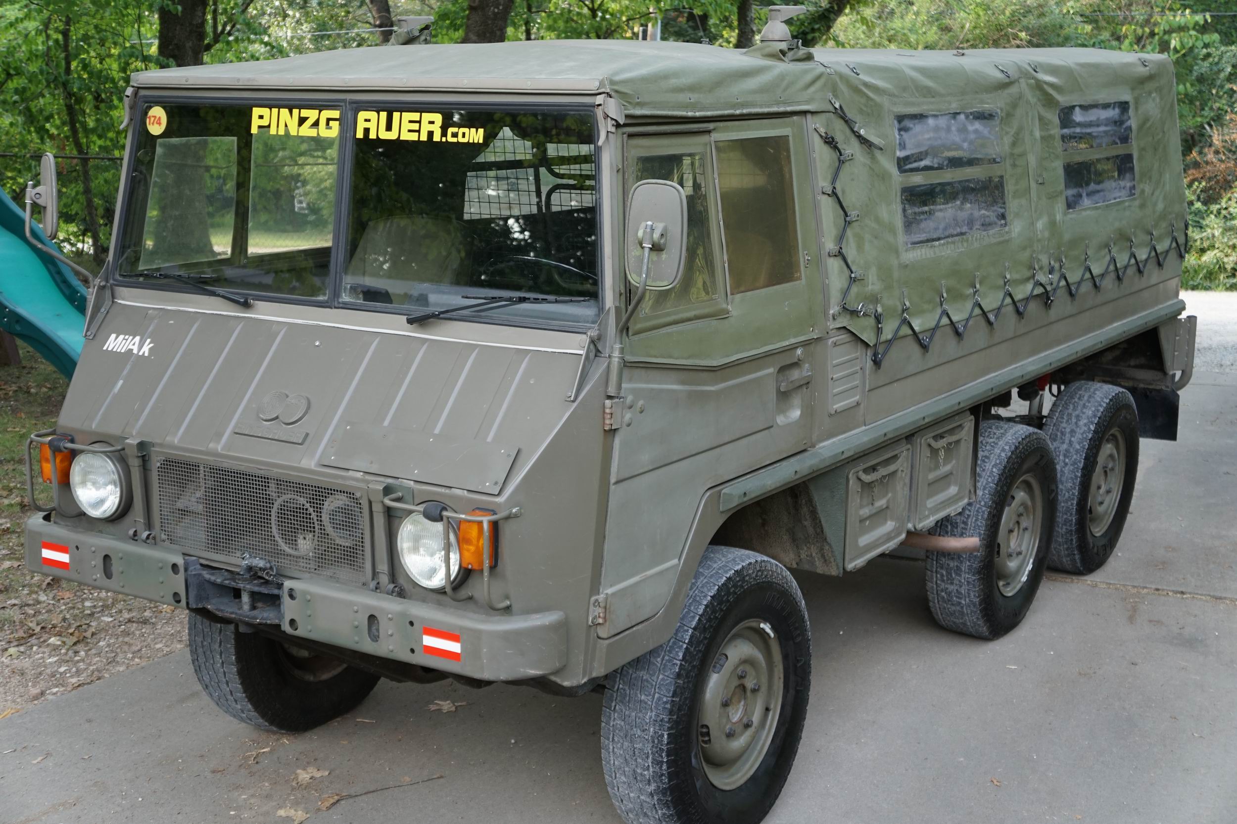 Original Österreichisches Militär 712M Truppentransporter in g ...