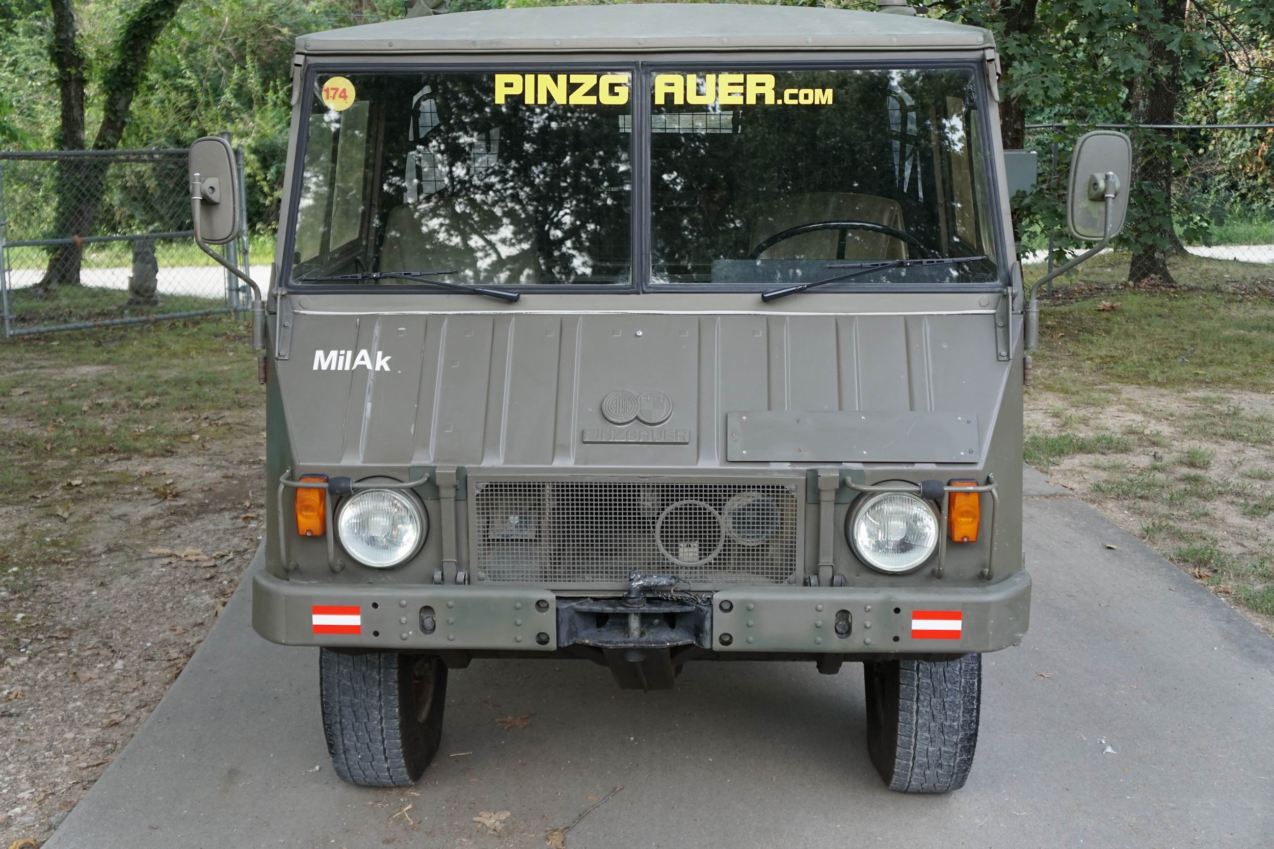 Original Österreichisches Militär 712M Truppentransporter in g ...