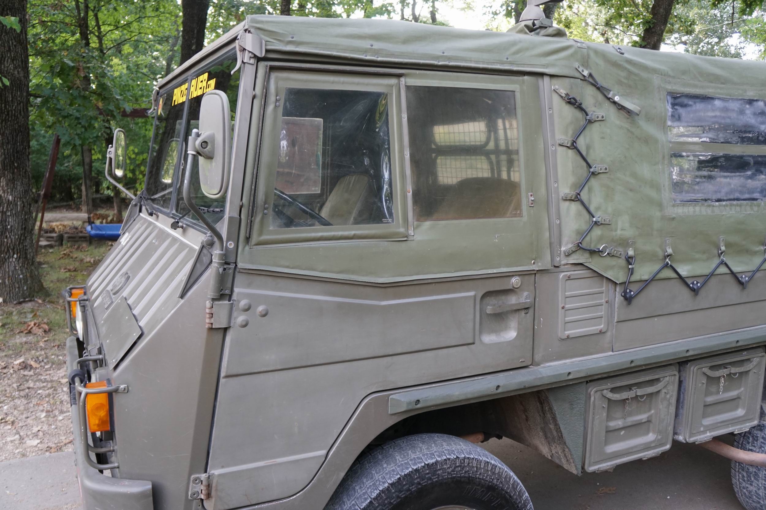 Original Österreichisches Militär 712M Truppentransporter in g ...