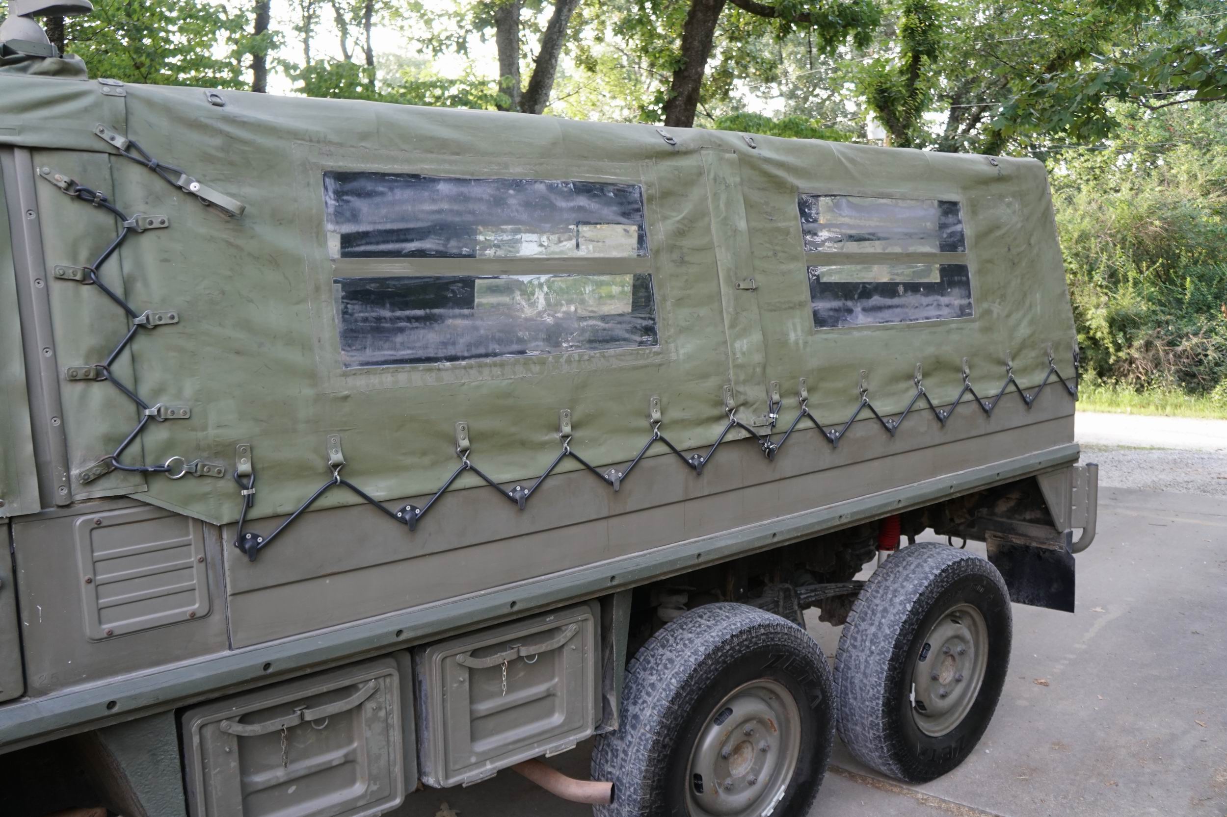 Original Österreichisches Militär 712M Truppentransporter in g ...