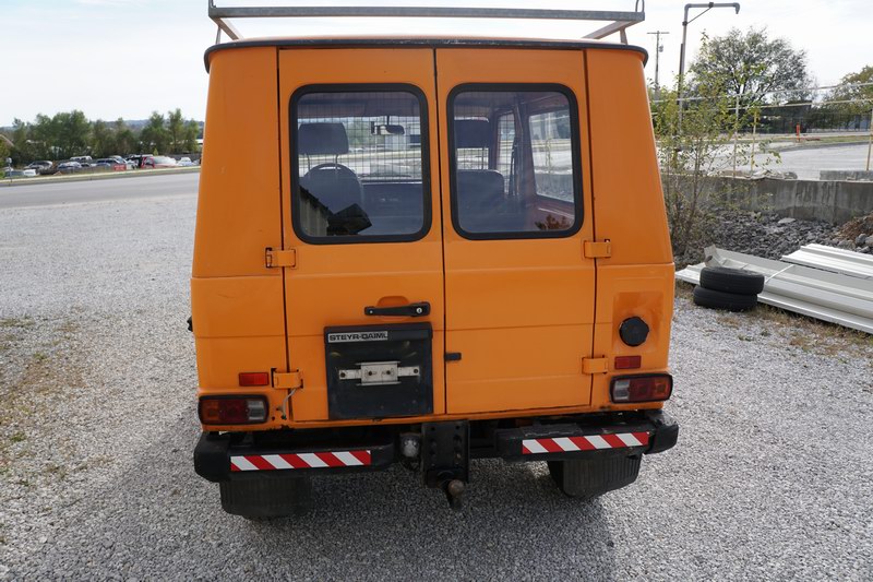 2-türiges Hardtop LWB 300GD Worker
3.0L 5 Zyl Merced ..