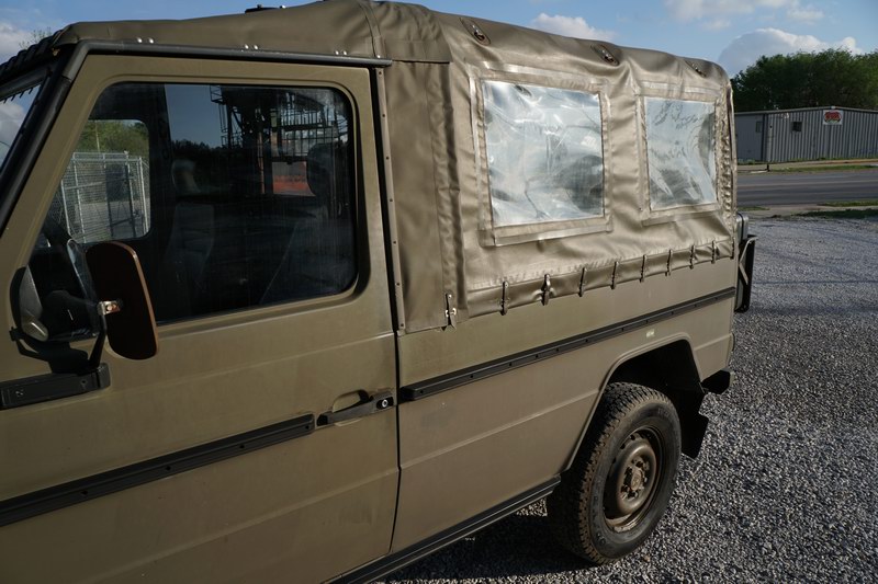 Original Schweizer Armee G Wagen. 
Interieur, Sitze, Verdeck ...