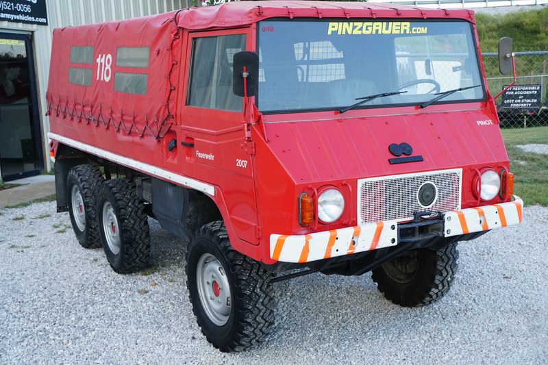 Pinzgauer 712M Feuerwehrfahrzeug