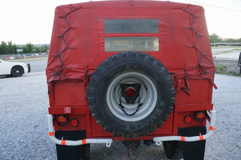 Schweizer Gemeindefeuerwehrfahrzeug. In gutem Originalzustand.