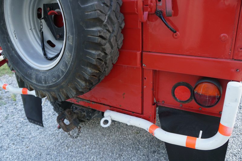 Schweizer Gemeindefeuerwehrfahrzeug. In gutem Originalzustand.