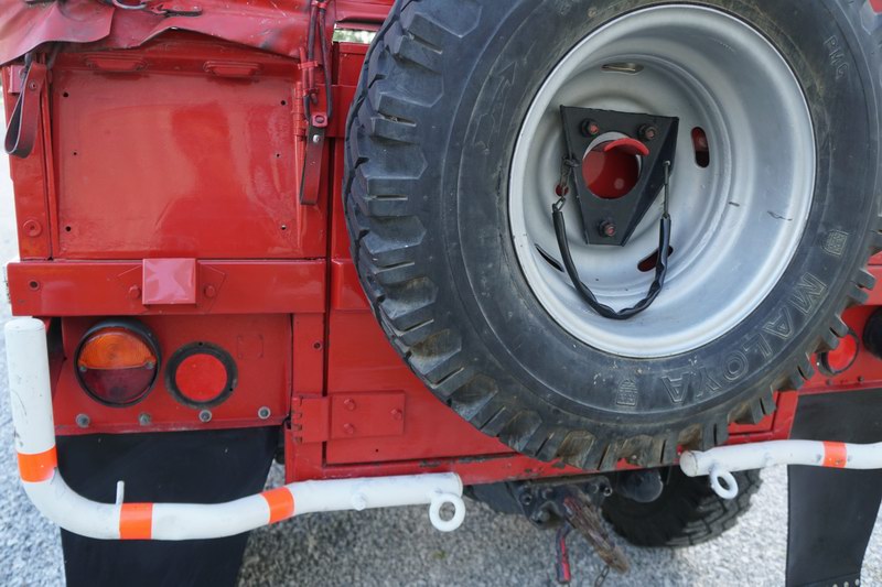 Schweizer Gemeindefeuerwehrfahrzeug. In gutem Originalzustand.