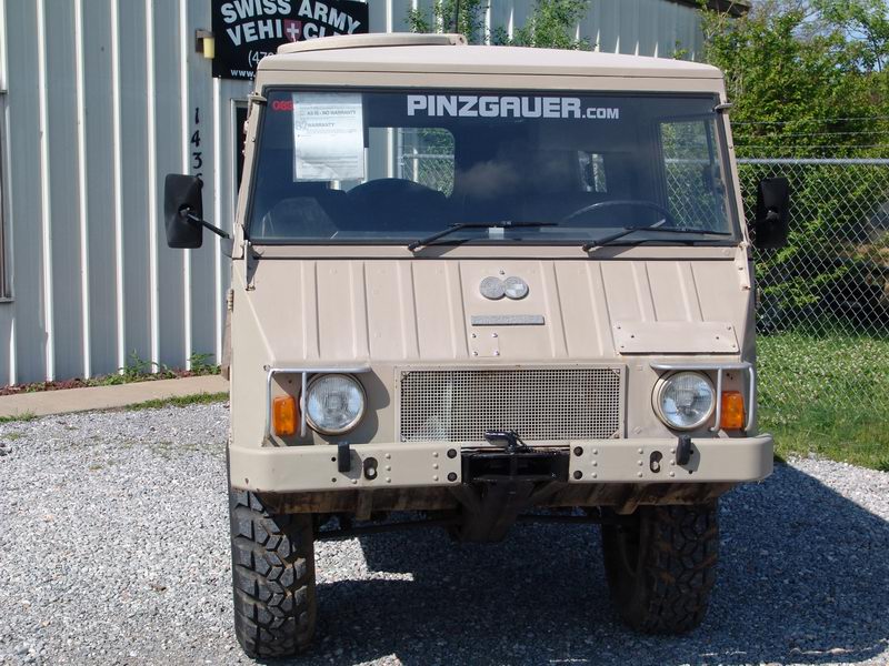 Seltener ziviler Pinzgauer, der nicht aus einem Militärfahrzeug umgebaut wurde.