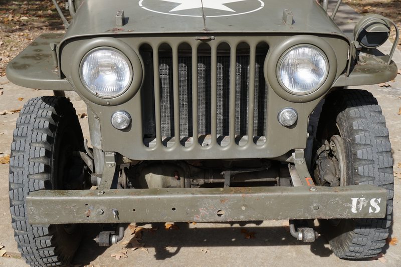 Dies ist ein original Schweizer Armee Willys Jeep.  Gut ...