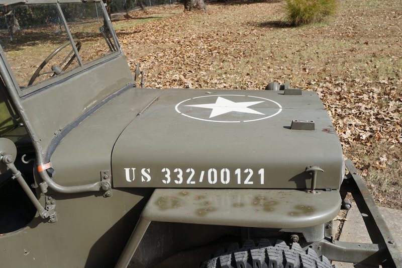 Dies ist ein original Schweizer Armee Willys Jeep.  Gut ...