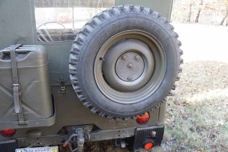 Dies ist ein original Schweizer Armee Willys Jeep.  Gut ...