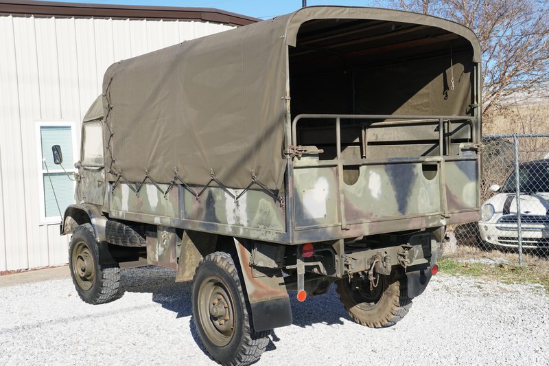 Schweizer Armee Truppentransporter. In gutem Gesamtzustand ...