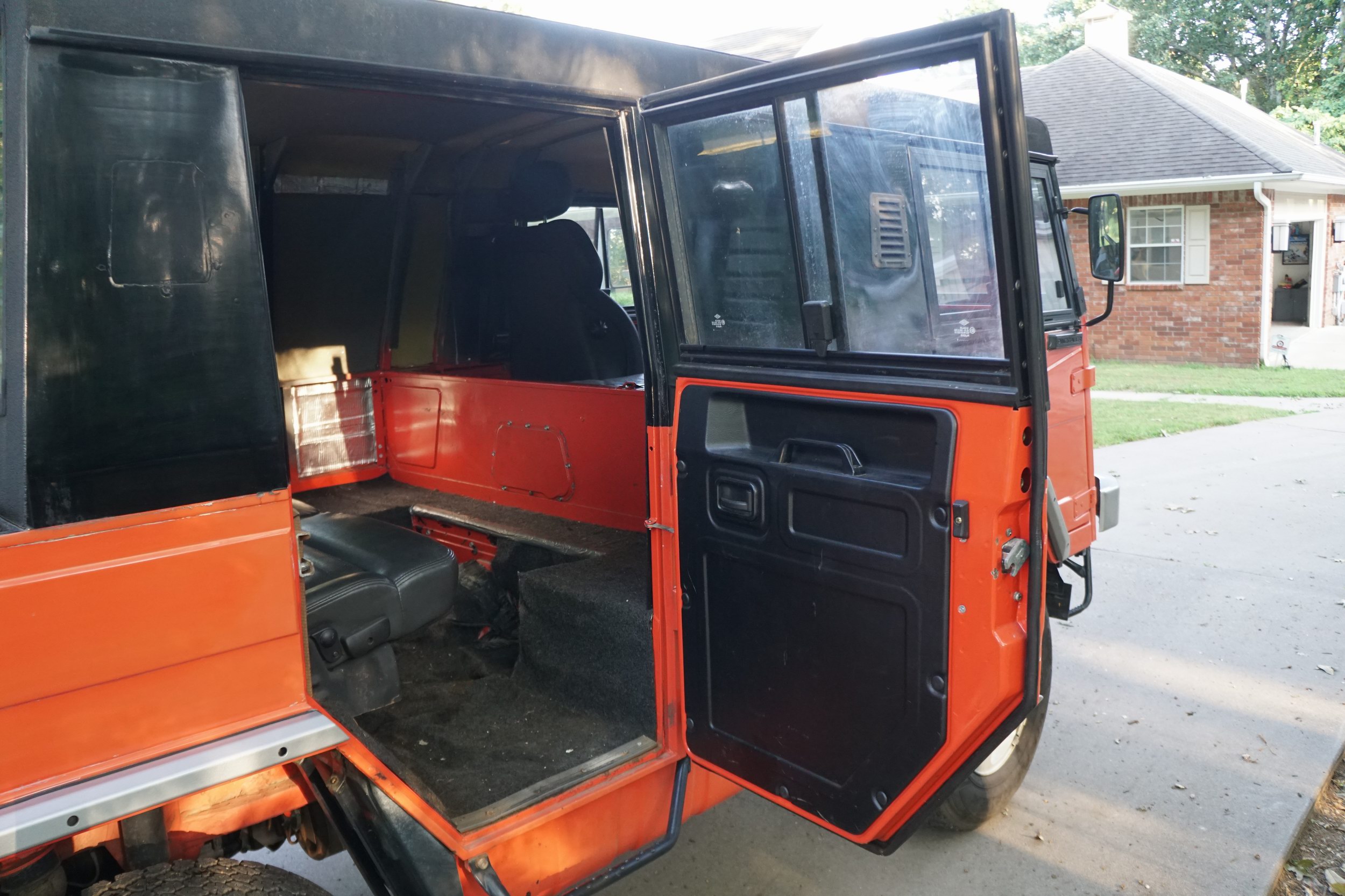 Seltener Pinzgauer 718 6x6 Custom 3 Door Crew Cab  
 ..