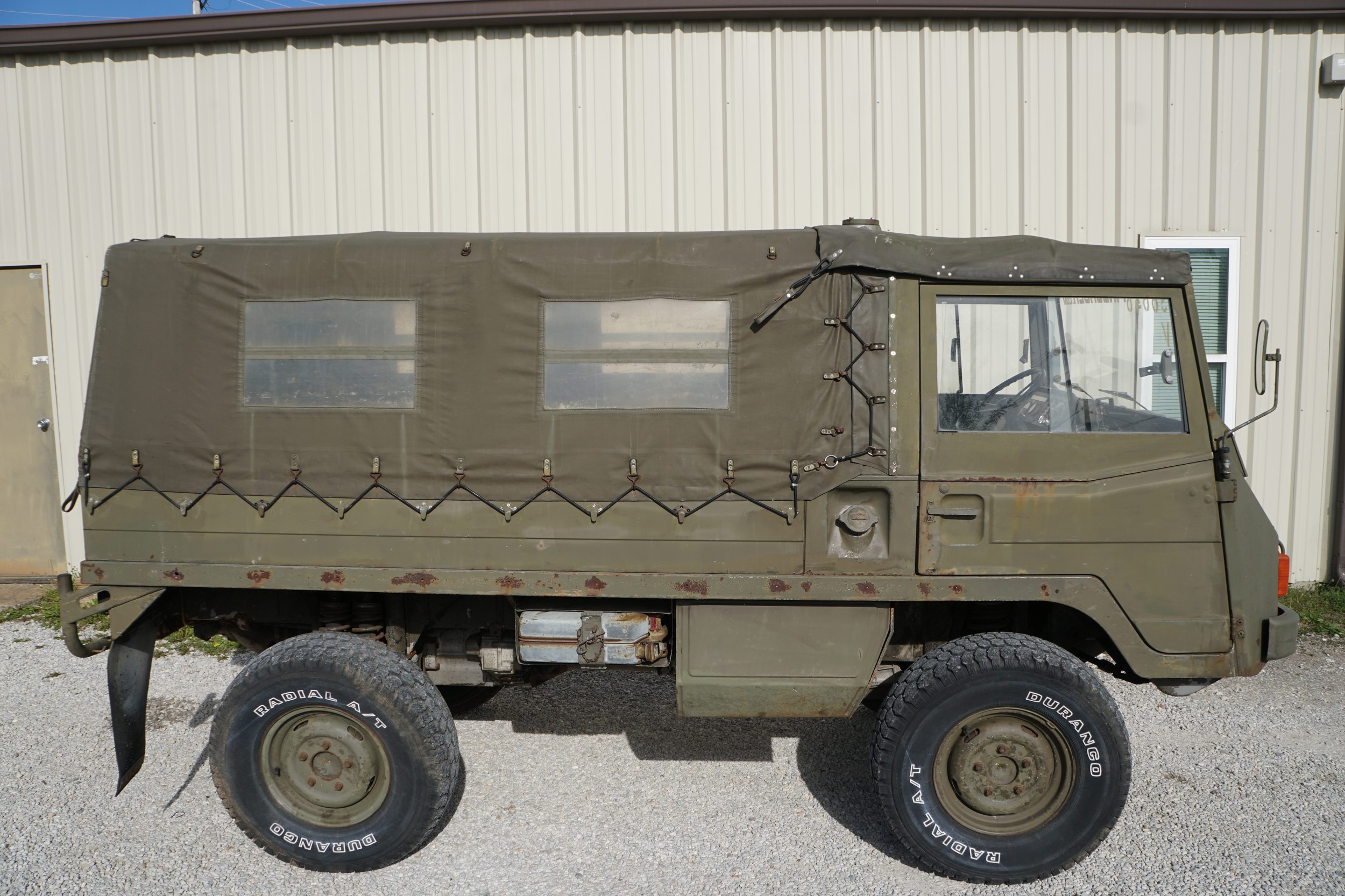 Schweizer Armee 710 Truppentransporter 
In gutem mechanischen Zustand ..