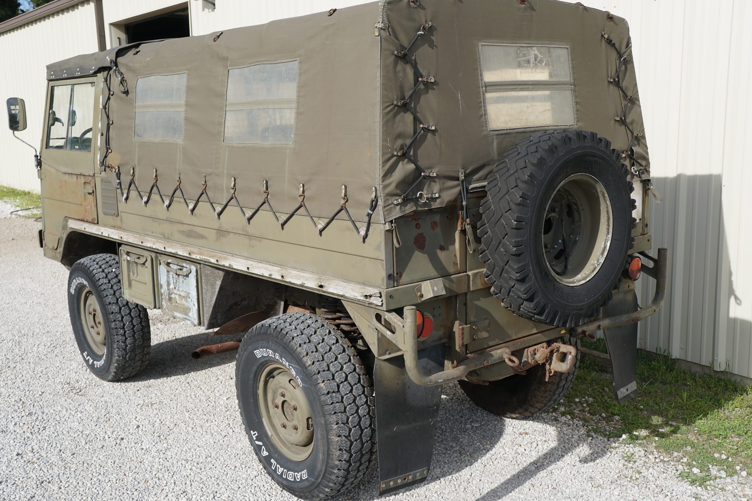 Schweizer Armee 710 Truppentransporter 
In gutem mechanischen Zustand ..