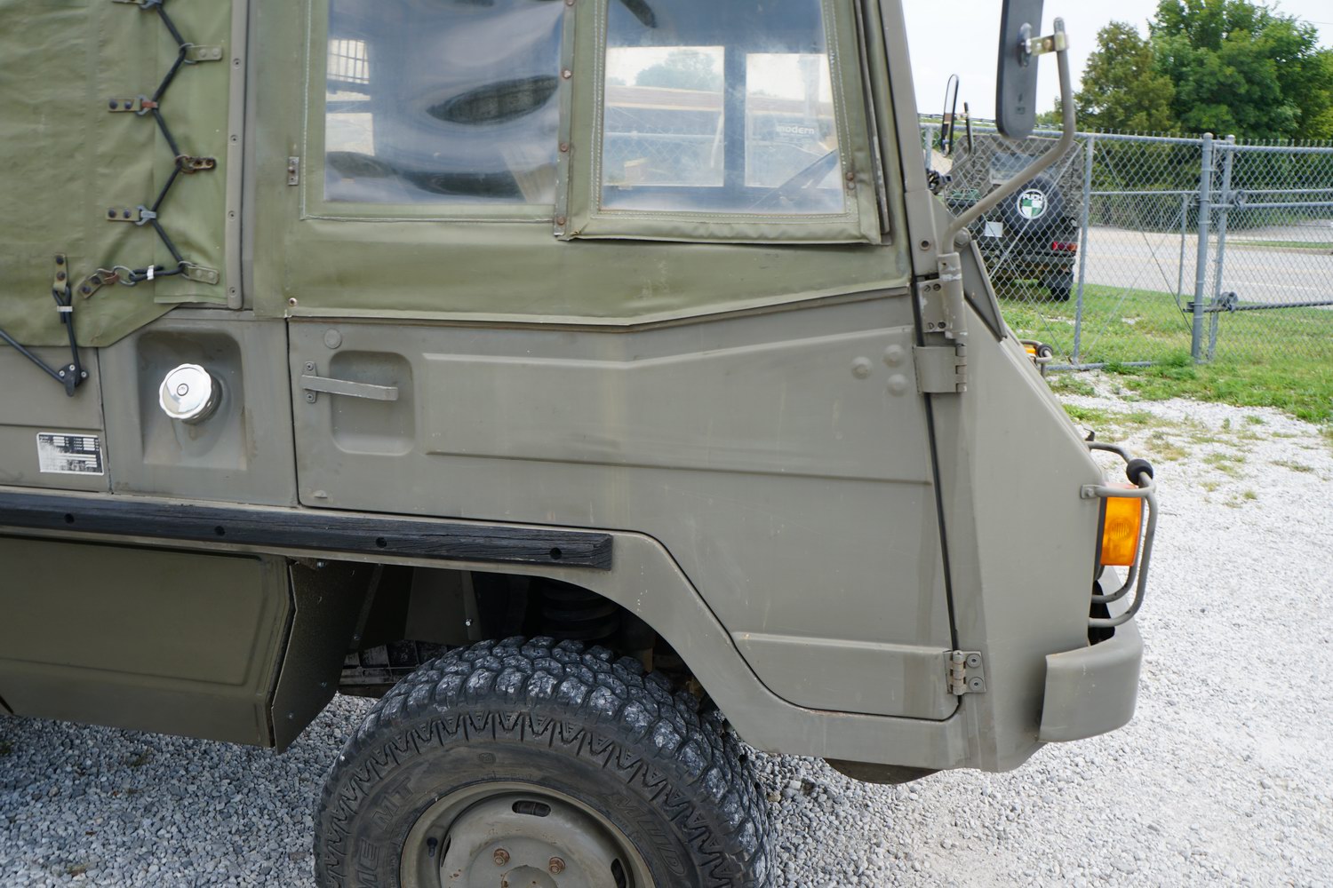 Original Österreichisches Militär 712M Truppentransporter in g ...