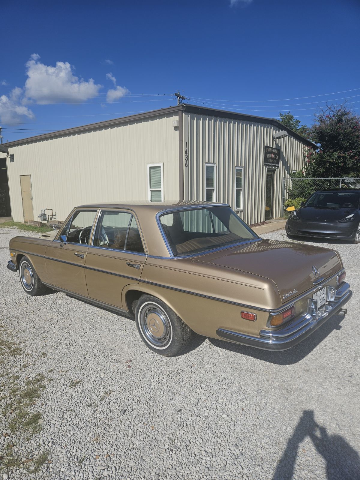 Mercedes 280SE   In running condition 
Original,  ..