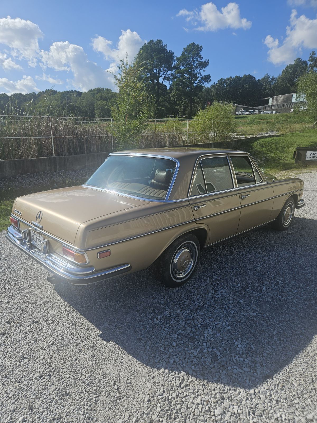 Mercedes 280SE   In running condition 
Original,  ..