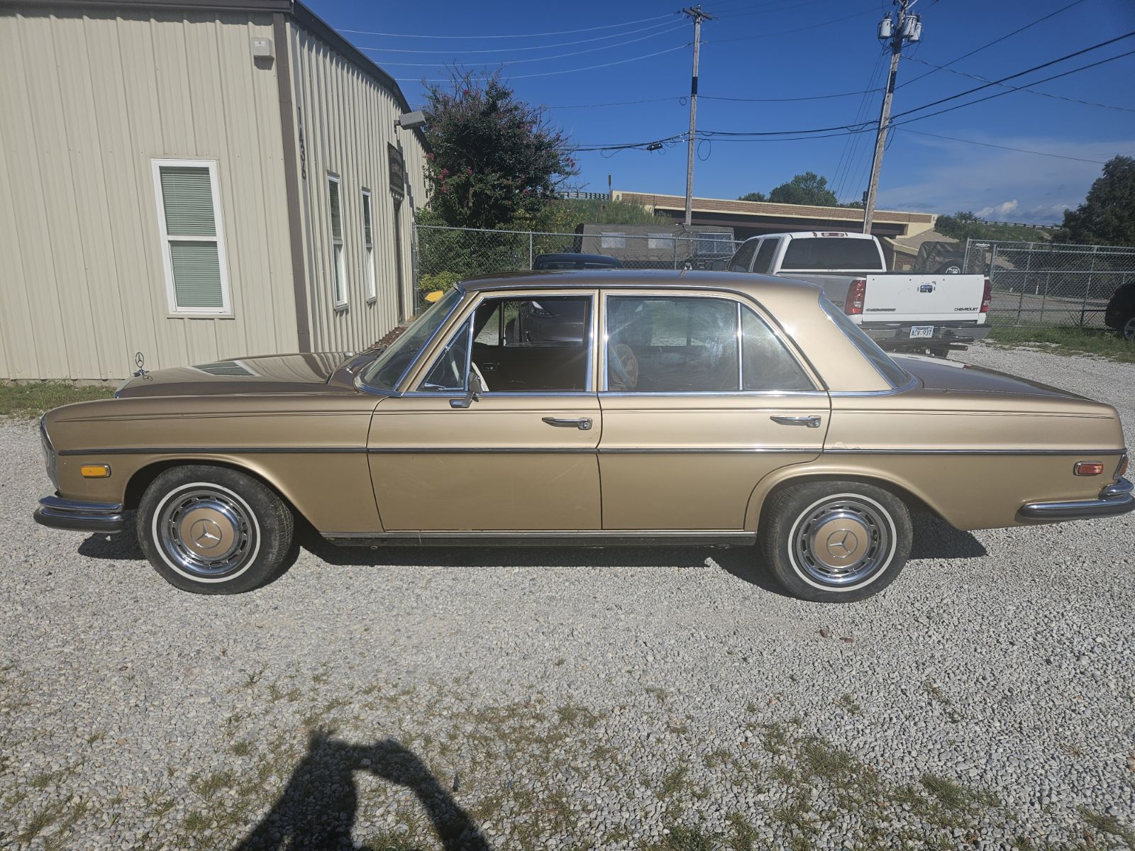 Mercedes 280SE   In running condition 
Original,  ..