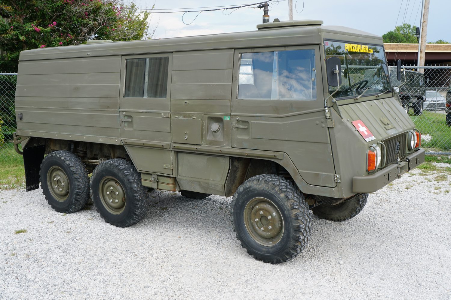 Very Rare Pinzgauer 712K Swiss Army Version
Origi ..