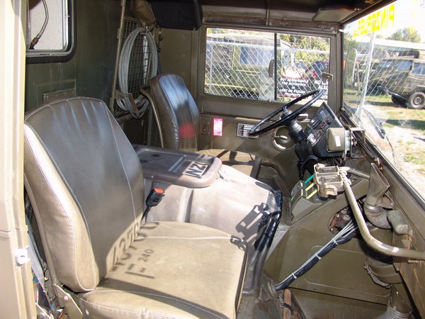 Dies ist eine Schweizer Armee Ambulanz Check Pinzgauer S ...