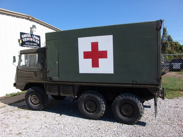 Dies ist eine Schweizer Armee Ambulanz Check Pinzgauer S ...