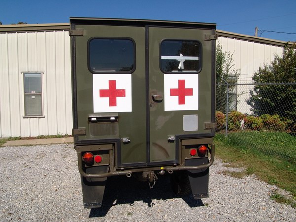 Dies ist eine Schweizer Armee Ambulanz Check Pinzgauer S ...