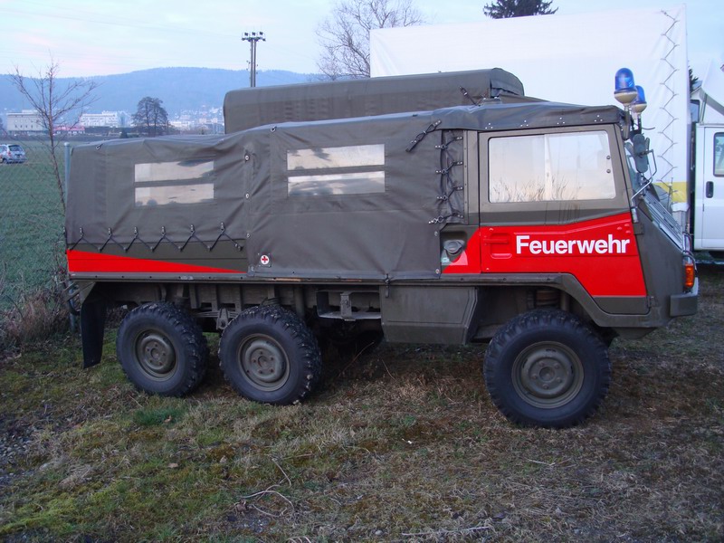 Original 6x6 Schweizer Militär-Feuerwehrauto mit ver ...