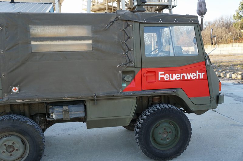 Original 6x6 Schweizer Militär-Feuerwehrauto mit ver ...