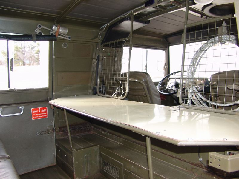 Schweizer Armee Radio Truck gut mechanisch, schön inter ..