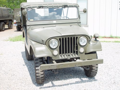 Alles original Schweizer Armee Jeep 
Heckklappe, Rücksitz, ...