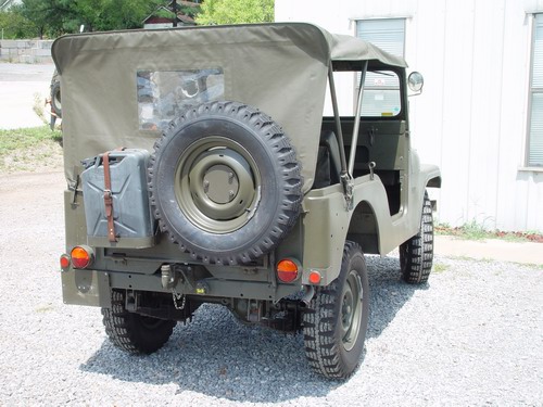 Alles original Schweizer Armee Jeep 
Heckklappe, Rücksitz, ...