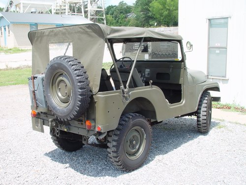 Alles original Schweizer Armee Jeep 
Heckklappe, Rücksitz, ...